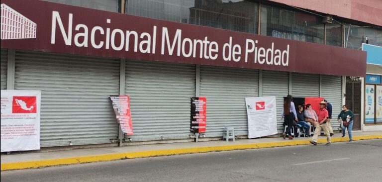 huelga-en-el-monte-de-piedad-1